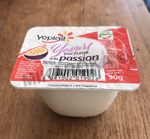 Yaourt parfumé à la passion Yoplait 90g.